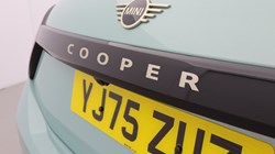2026 (75) MINI COOPER 1.5 C Exclusive 3dr Auto 5679249