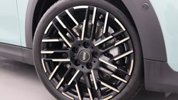 2026 (75) MINI COOPER 1.5 C Exclusive 3dr Auto 5679260