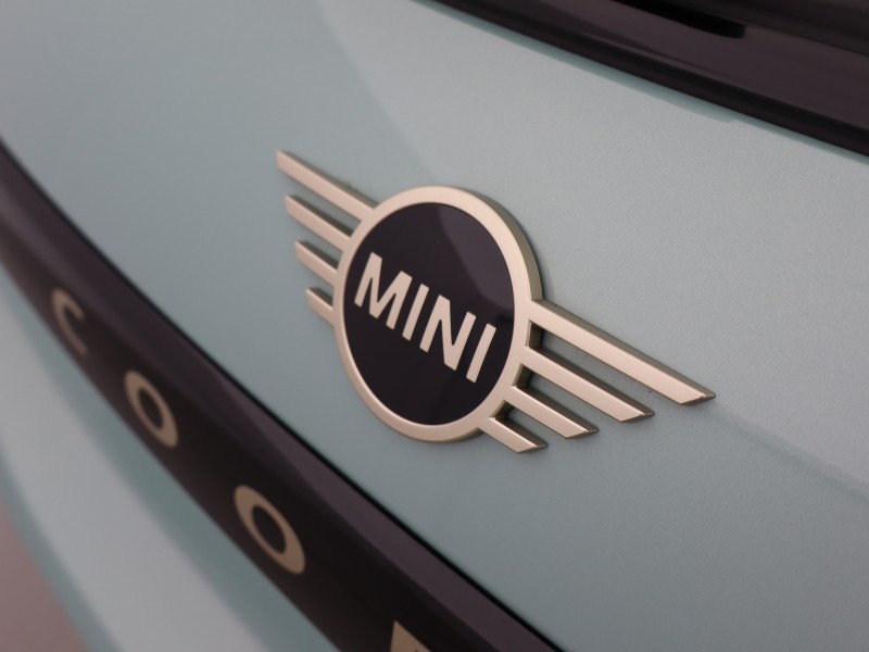 2026 (75) MINI COOPER 1.5 C Exclusive 3dr Auto 5679250