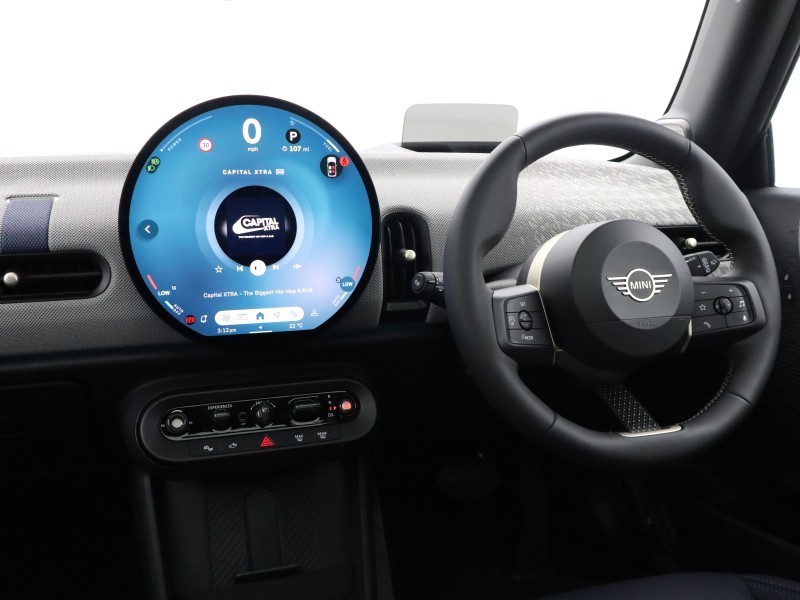 2026 (75) MINI COOPER 1.5 C Exclusive 3dr Auto 5679301