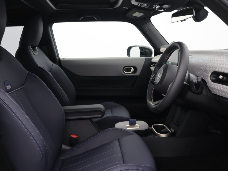2026 (75) MINI COOPER 1.5 C Exclusive 3dr Auto 5679265