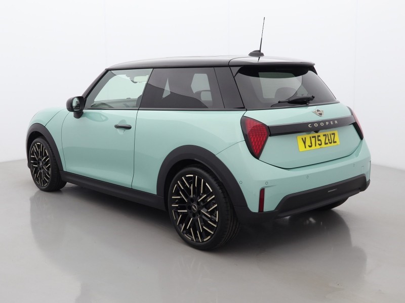 2026 (75) MINI COOPER 1.5 C Exclusive 3dr Auto 5679244