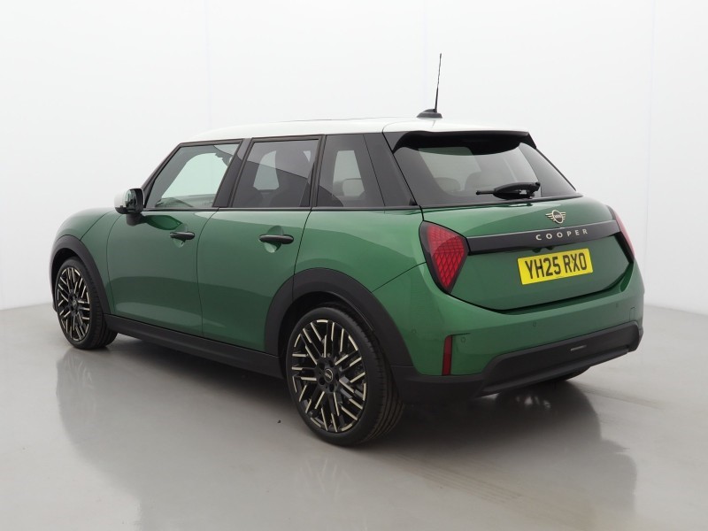 2025 (25) MINI COOPER 1.5 C Exclusive 5dr Auto 5706654
