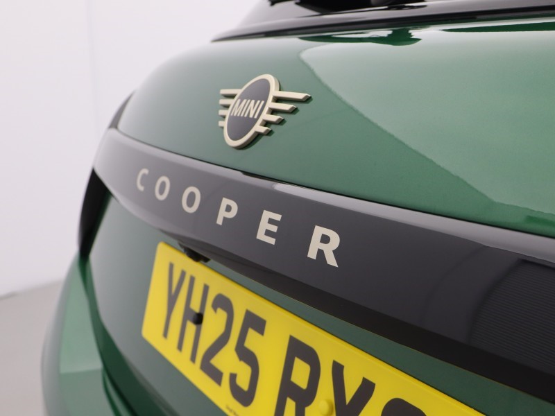 2025 (25) MINI COOPER 1.5 C Exclusive 5dr Auto 5706659