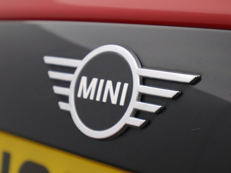 2024 (73) MINI HATCHBACK 1.5 Cooper Classic Premium 5dr Auto 5712985