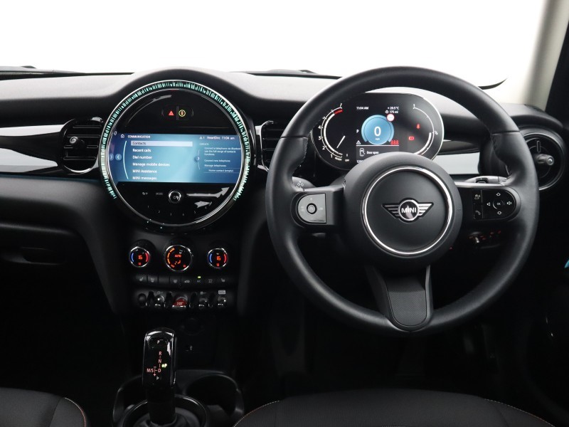 2024 (73) MINI HATCHBACK 1.5 Cooper Classic Premium 5dr Auto 5713032