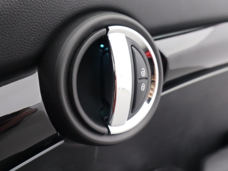 2024 (73) MINI HATCHBACK 1.5 Cooper Classic Premium 5dr Auto 5713001