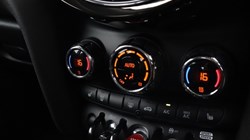 2024 (73) MINI HATCHBACK 1.5 Cooper Classic Premium 5dr Auto 5713013
