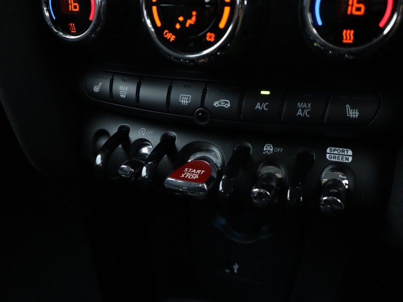 2024 (73) MINI HATCHBACK 1.5 Cooper Classic Premium 5dr Auto 5713012