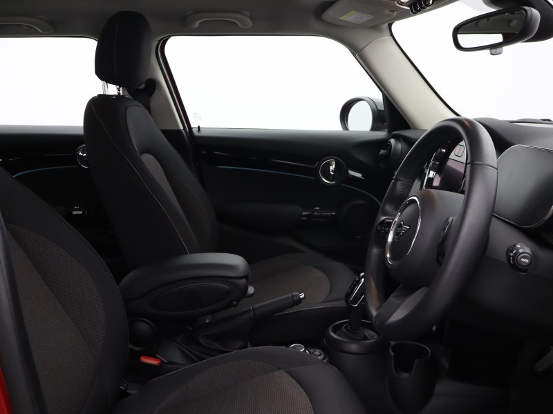 2024 (73) MINI HATCHBACK 1.5 Cooper Classic Premium 5dr Auto 5712997