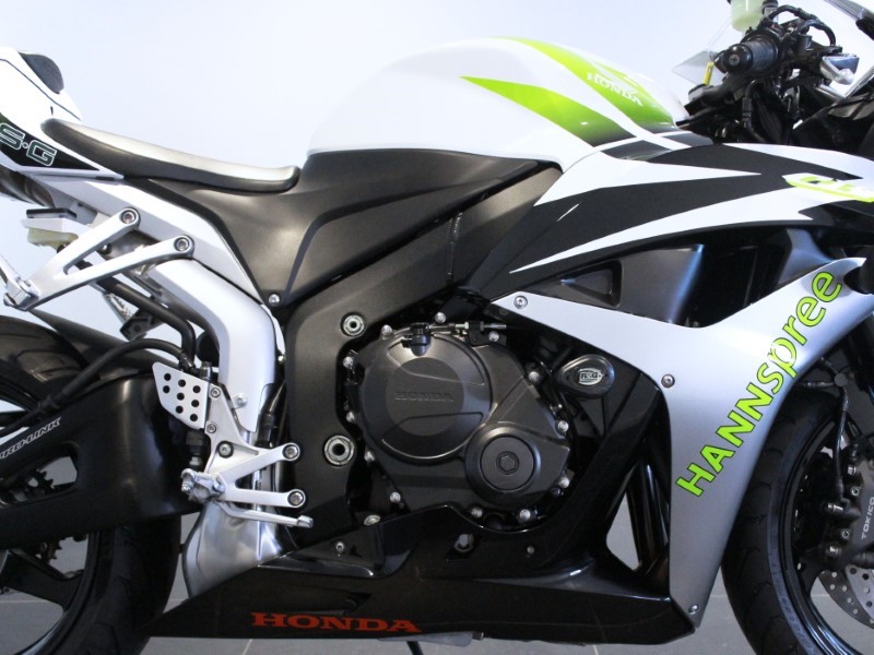2009 (09) HONDA CBR600RR Hanspree 3607744