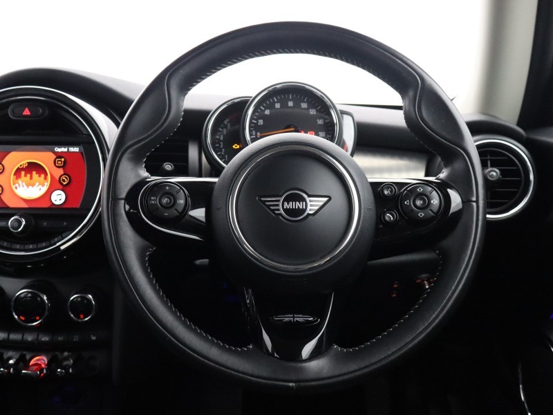 2019 (19) MINI HATCHBACK 1.5 Cooper Exclusive II 3dr 5729701