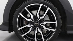 2025 (75) MINI COOPER 2.0 S Sport 5dr Auto 5768351