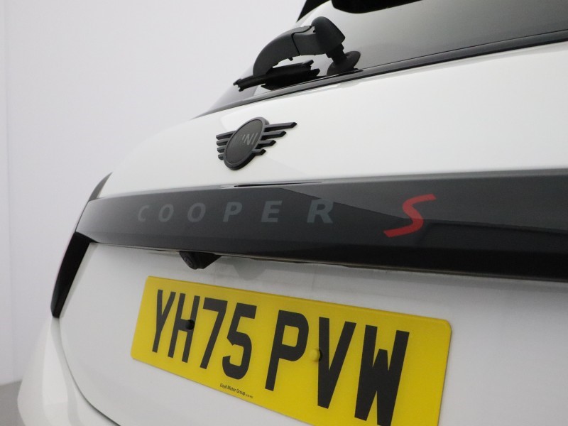 2025 (75) MINI COOPER 2.0 S Sport 5dr Auto 5768344