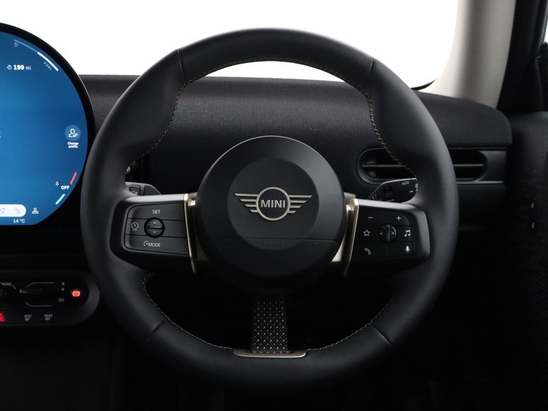 2024 (74) MINI COOPER 1.5 C Classic 3dr Auto 5733102