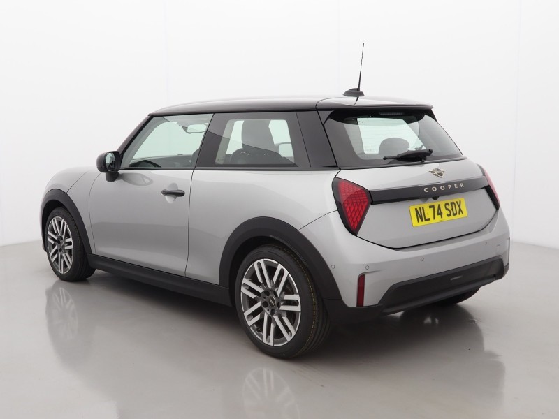 2024 (74) MINI COOPER 1.5 C Classic 3dr Auto 5733075