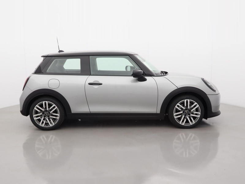 2024 (74) MINI COOPER 1.5 C Classic 3dr Auto 5733126
