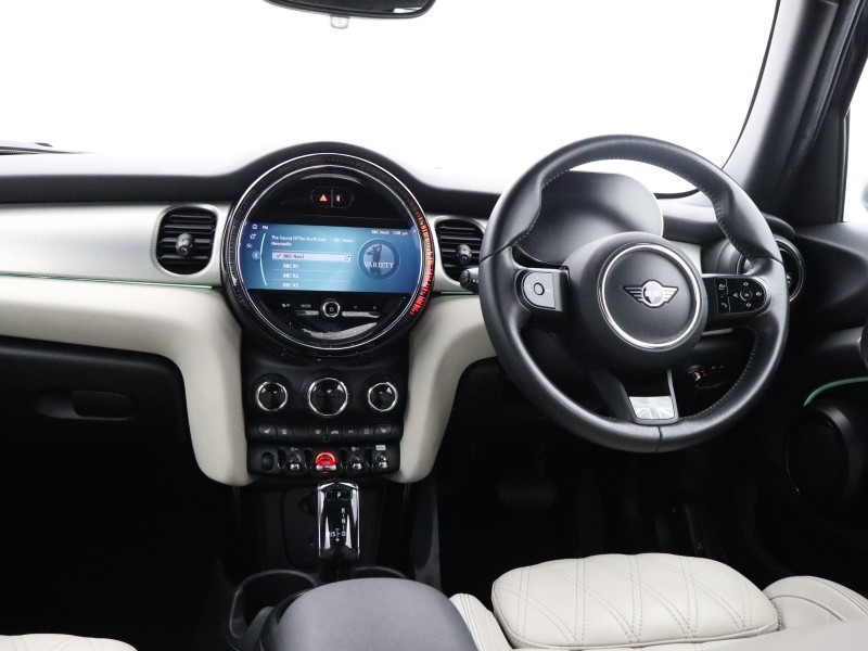 2023 (73) MINI HATCHBACK 1.5 Cooper Exclusive Premium 5dr Auto 5776788