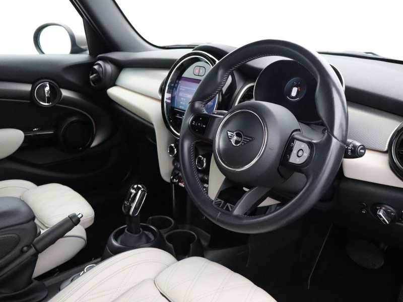 2023 (73) MINI HATCHBACK 1.5 Cooper Exclusive Premium 5dr Auto 5776757