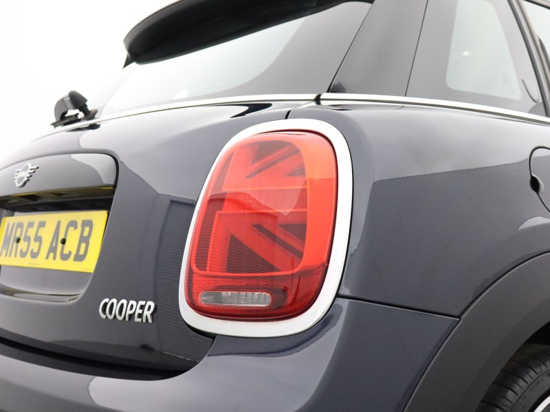 2023 (73) MINI HATCHBACK 1.5 Cooper Exclusive Premium 5dr Auto 5776744
