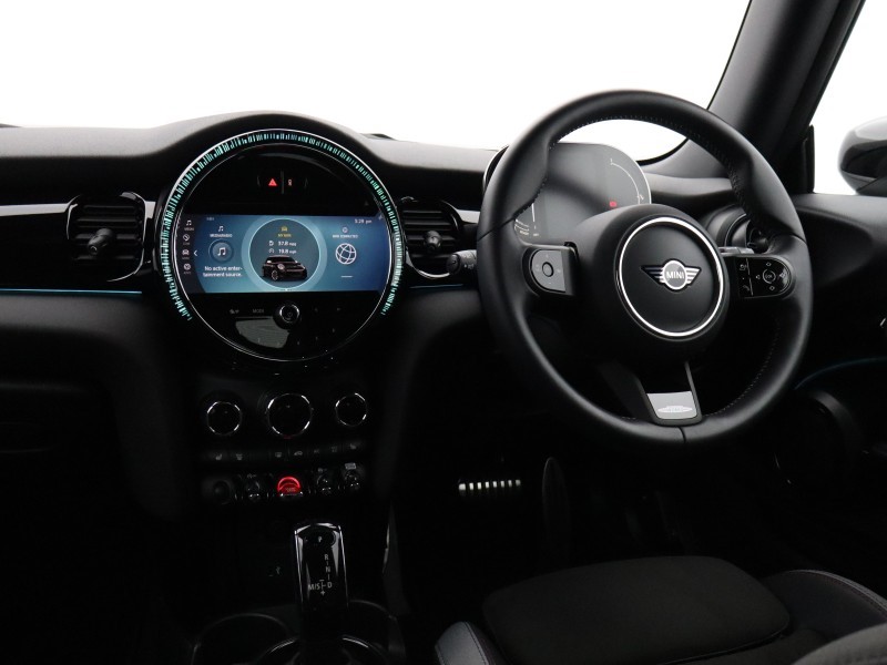 2023 (73) MINI HATCHBACK 1.5 Cooper Sport 3dr Auto 5735464