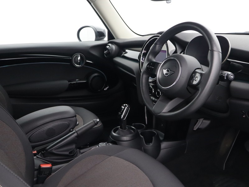 2024 (24) MINI HATCHBACK 1.5 Cooper Classic 3dr Auto 5725520