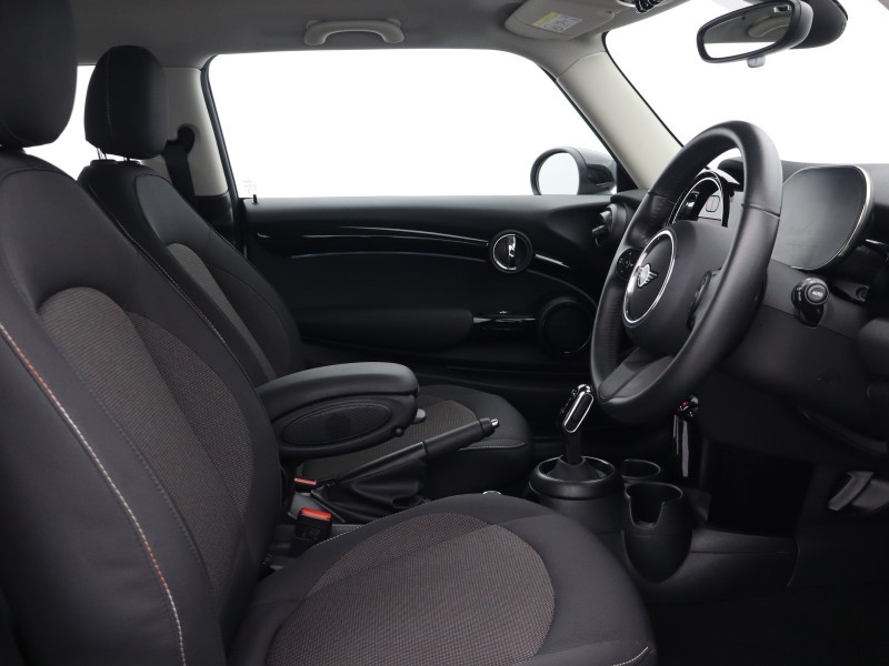 2024 (24) MINI HATCHBACK 1.5 Cooper Classic 3dr Auto 5725521