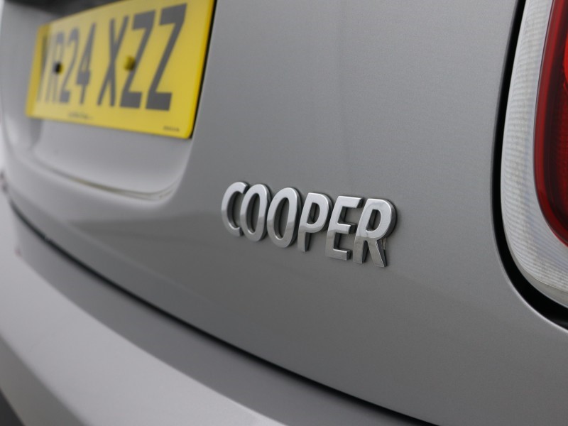 2024 (24) MINI HATCHBACK 1.5 Cooper Classic 3dr Auto 5725505