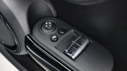 2024 (24) MINI HATCHBACK 1.5 Cooper Classic 3dr Auto 5725522