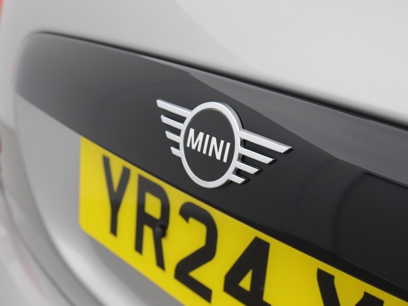 2024 (24) MINI HATCHBACK 1.5 Cooper Classic 3dr Auto 5725506