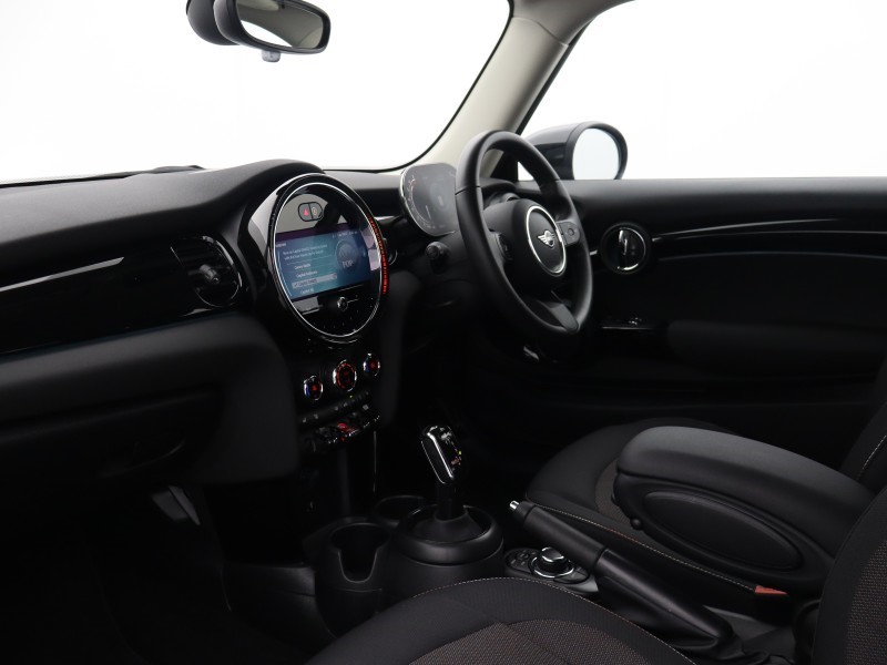 2024 (24) MINI HATCHBACK 1.5 Cooper Classic 3dr Auto 5725512