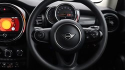 2020 (20) MINI HATCHBACK 1.5 Cooper Classic II 3dr 5740557