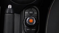 2020 (20) MINI HATCHBACK 1.5 Cooper Classic II 3dr 5740560