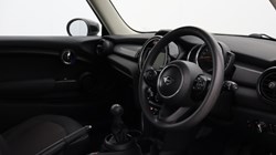 2020 (20) MINI HATCHBACK 1.5 Cooper Classic II 3dr 5740548