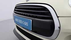 2020 (20) MINI HATCHBACK 1.5 Cooper Classic II 3dr 5740545