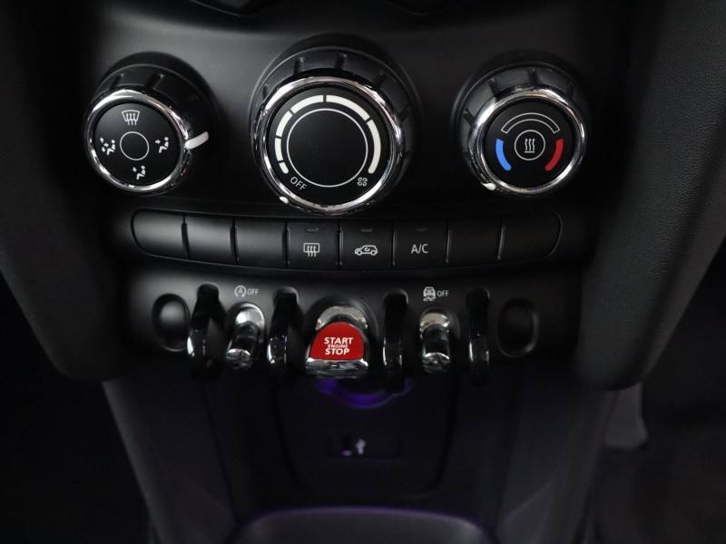 2020 (20) MINI HATCHBACK 1.5 Cooper Classic II 3dr 5740570