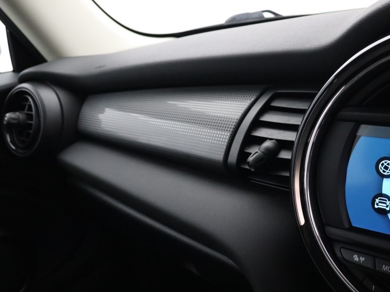 2020 (20) MINI HATCHBACK 1.5 Cooper Classic II 3dr 5740572