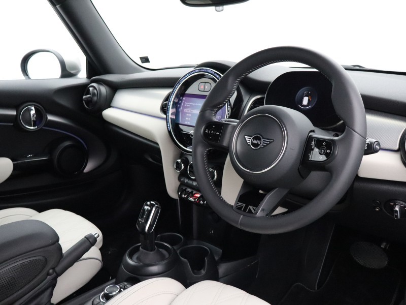 2023 (23) MINI HATCHBACK 1.5 Cooper Exclusive 3dr 5766588