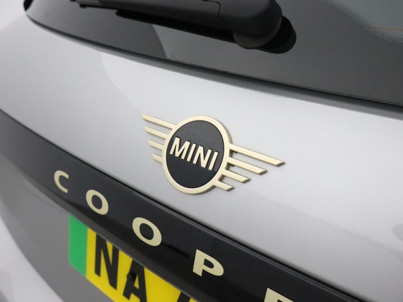 2024 (74) MINI COOPER 160kW SE Classic 54kWh 3dr Auto 5773464