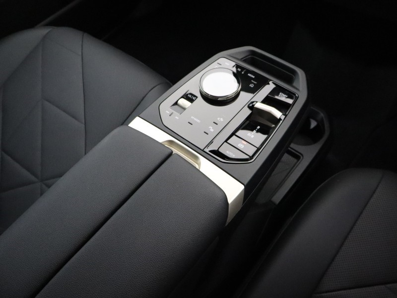 2023 (73) BMW iX 240kW xDrive40 M Sport 76.6kWh 5dr Auto 5968405