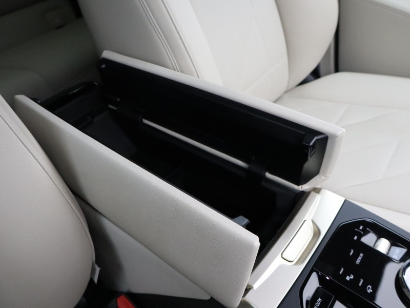 2022 (22) BMW iX 240kW xDrive40 M Sport 76.6kWh 5dr Auto 5815214