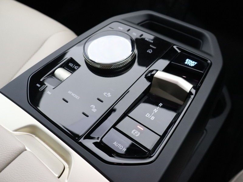 2022 (22) BMW iX 240kW xDrive40 M Sport 76.6kWh 5dr Auto 5815210