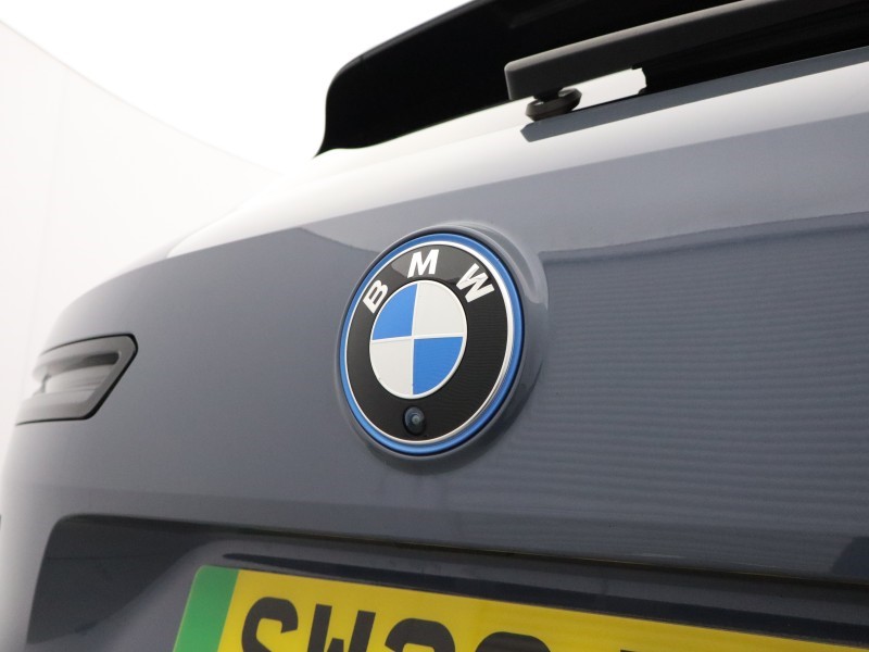 2022 (22) BMW iX 240kW xDrive40 M Sport 76.6kWh 5dr Auto 5815189