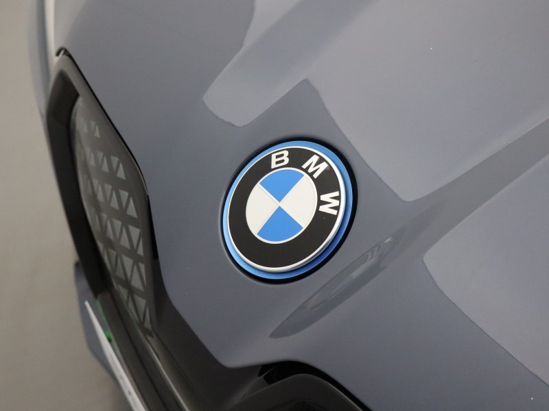 2022 (22) BMW iX 240kW xDrive40 M Sport 76.6kWh 5dr Auto 5815200