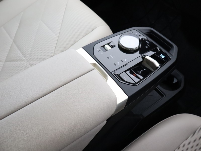 2022 (22) BMW iX 240kW xDrive40 M Sport 76.6kWh 5dr Auto 5815209
