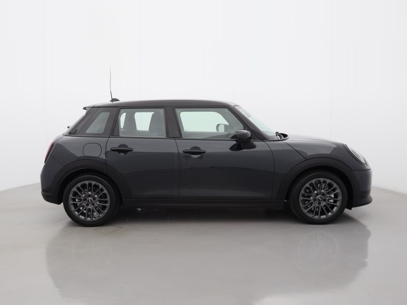 2025 (75) MINI COOPER 1.5 C Exclusive 5dr Auto 5799554