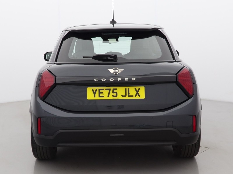 2025 (75) MINI COOPER 1.5 C Exclusive 5dr Auto 5799501