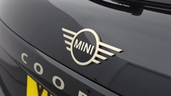 2025 (75) MINI COOPER 1.5 C Exclusive 5dr Auto 5799553