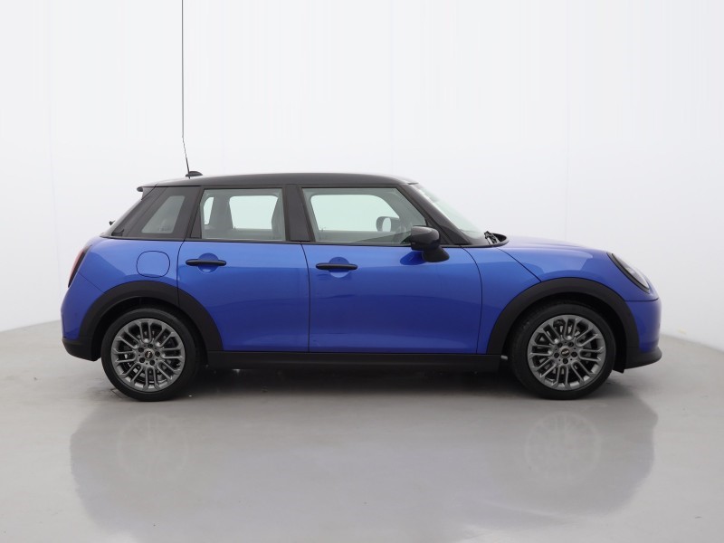 2025 (75) MINI COOPER 1.5 C Exclusive 5dr Auto 5826225