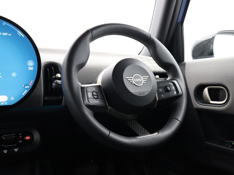 2025 (75) MINI COOPER 1.5 C Exclusive 5dr Auto 5826277